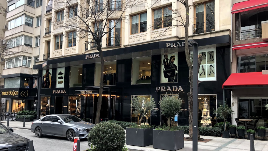 Abdi İpekçi Street in Nişantaşı, with luxury boutiques and an elegant atmosphere.
