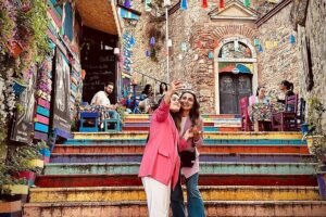 Read more about the article What to Do in Balat Istanbul: Guide to the Colorful and Historic Neighborhood