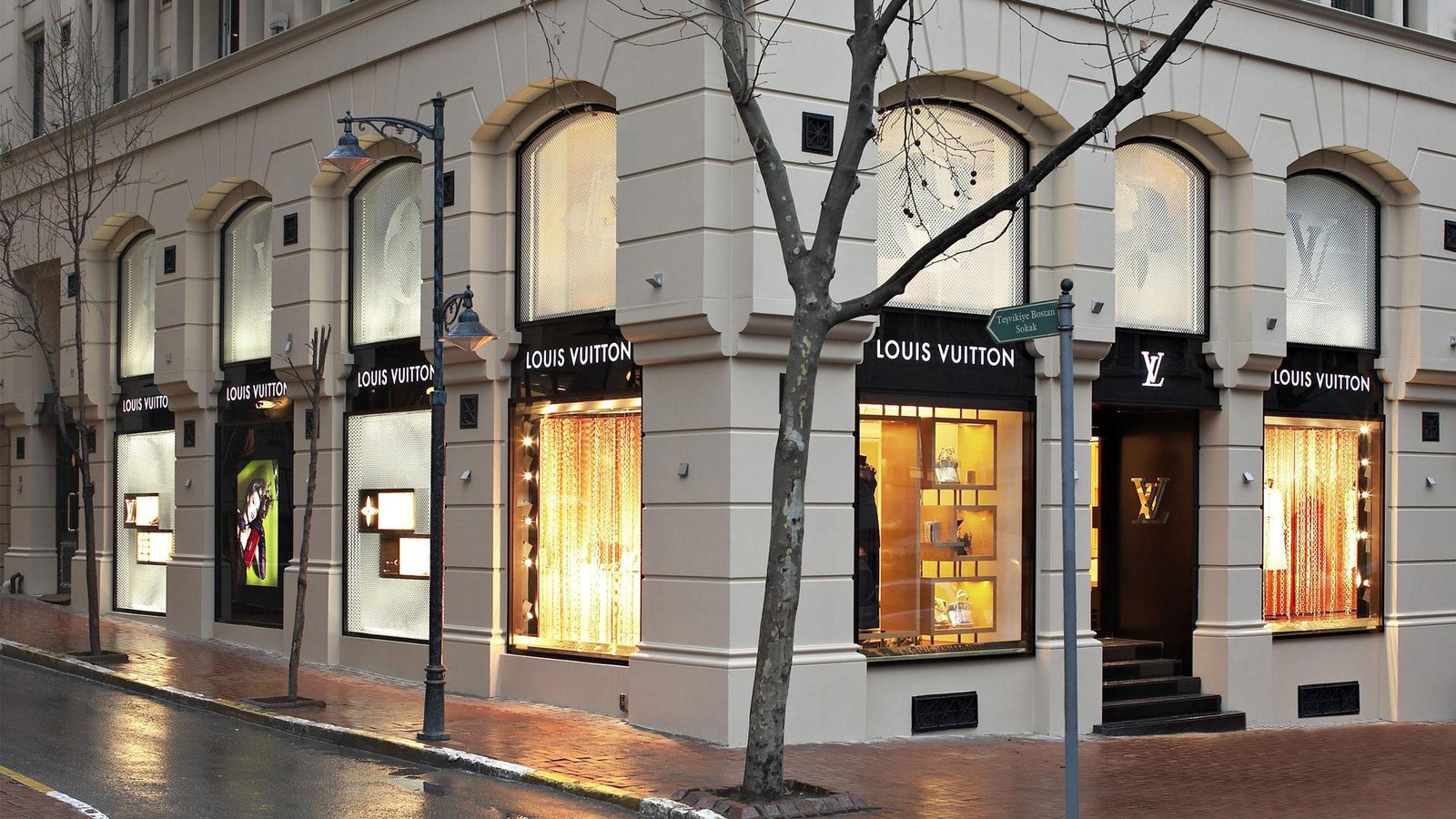 Abdi İpekçi Street in Nişantaşı, lined with luxury boutiques and elegant passersby.