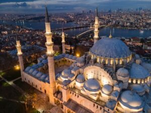 Lire la suite à propos de l’article Visiter Eyüpsultan Istanbul : Guide Complet du Quartier Spirituel et Historique