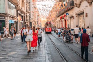 Lire la suite à propos de l’article Visiter Taksim et l&rsquo;Avenue Istiklal : Le Guide Complet de ce que Vous Devez Faire et Voir